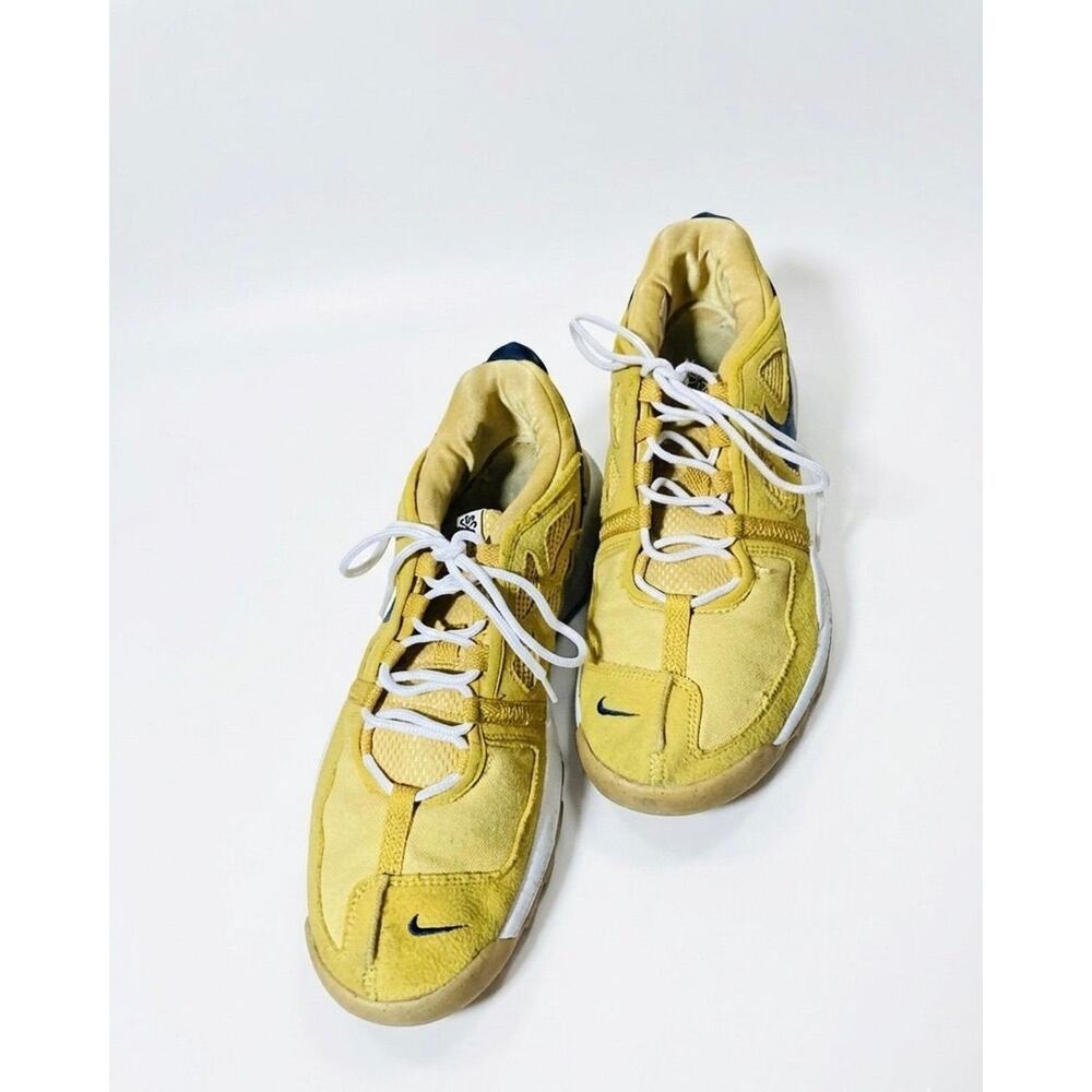 10 Nike shoes